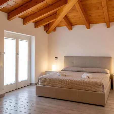 5 Il Tornante アパート *