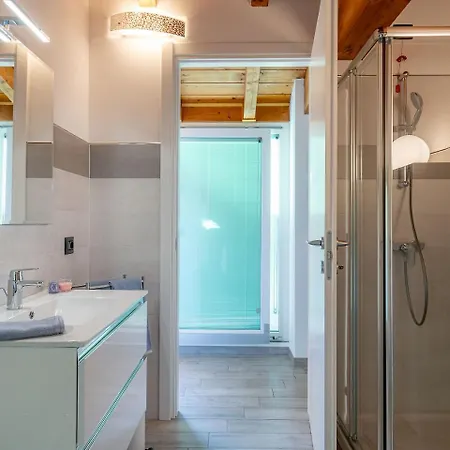 アパート 5 Il Tornante *